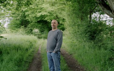 L’imaginaire de l’ours à travers une écriture de phrase-mouvement. Entretien de Marc Graciano avec Anna Jacobs autour d’ « Embrasse l’ours ».