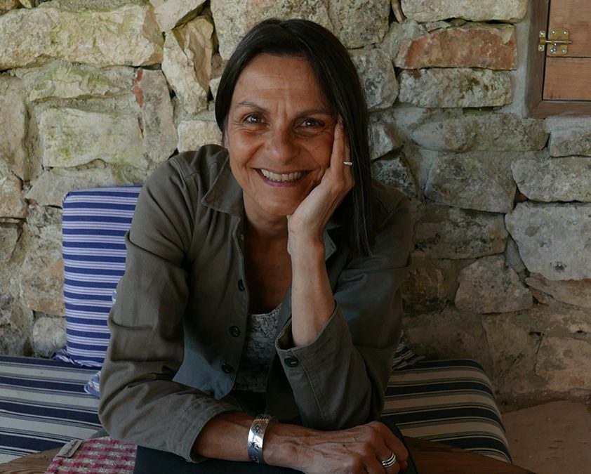 « L’oiseau, cette évidence non domestiquée qui apporte toute la forêt sous nos yeux, dans nos oreilles ». Entretien de Fabienne Raphoz avec Laura Pauwels autour de “Parce que l’oiseau”